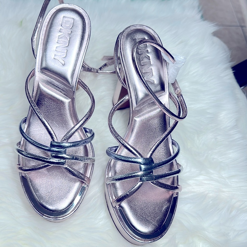 Brand new 👠 , color : Dusty Rose Gold/ Celeste Blue , never worn